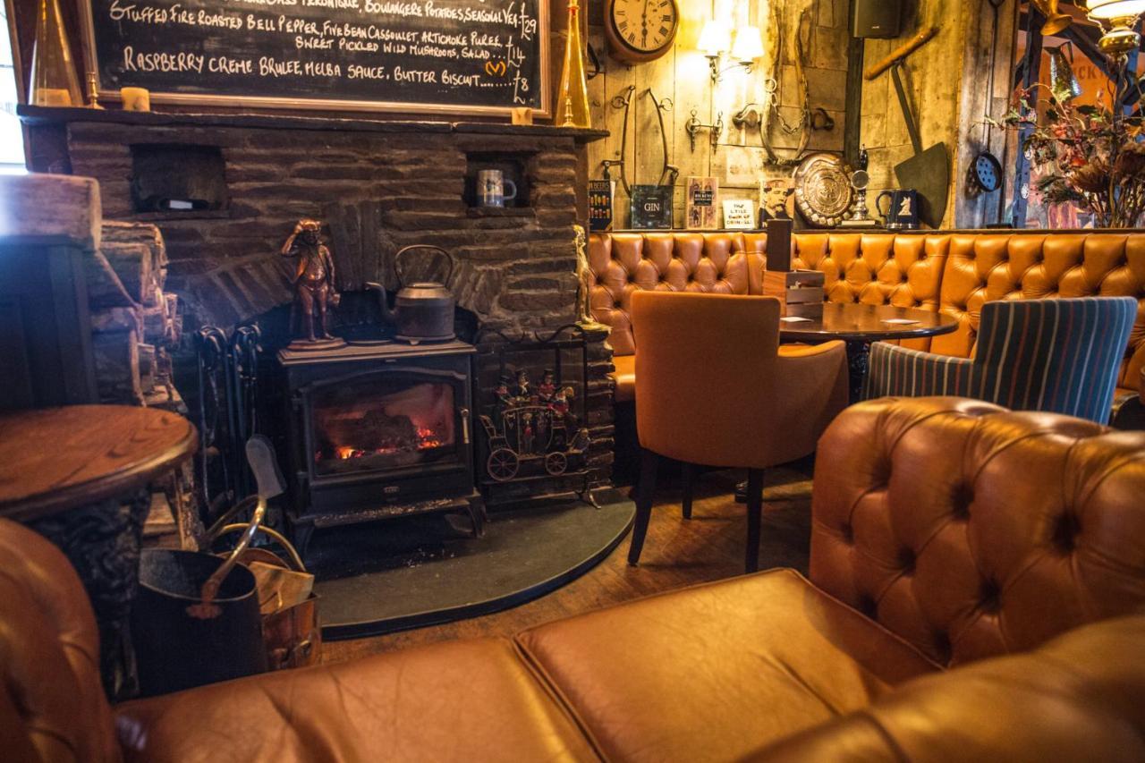 The Pickwick Inn&Oliver's Restaurant Padstow Exterior foto
